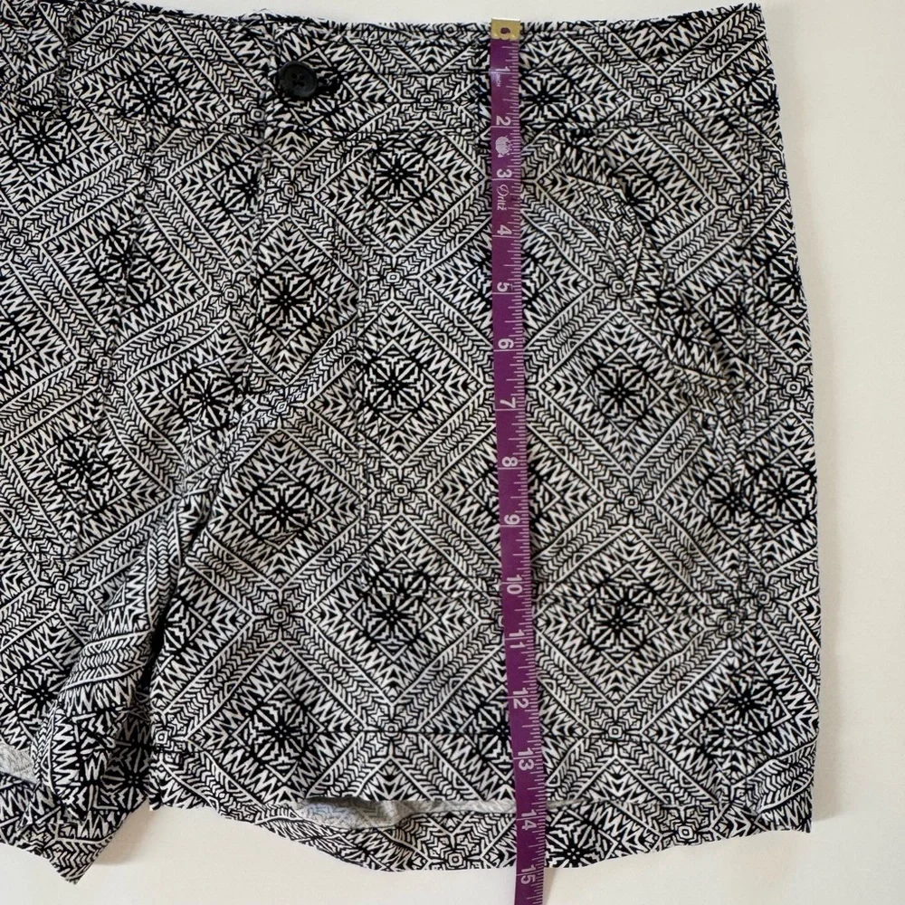 Banana Republic High Waist Black and White Shorts - Picture 4 of 8